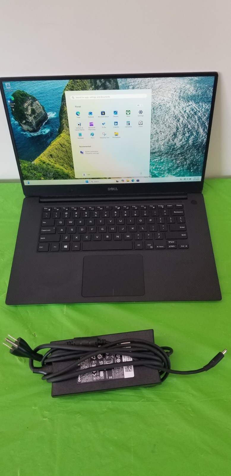 Dell XPS 15 9570, Intel Core i7-8750H @ 2.2GHz, 32GB RAM, 512GB SSD,WIN 11 Pro,
