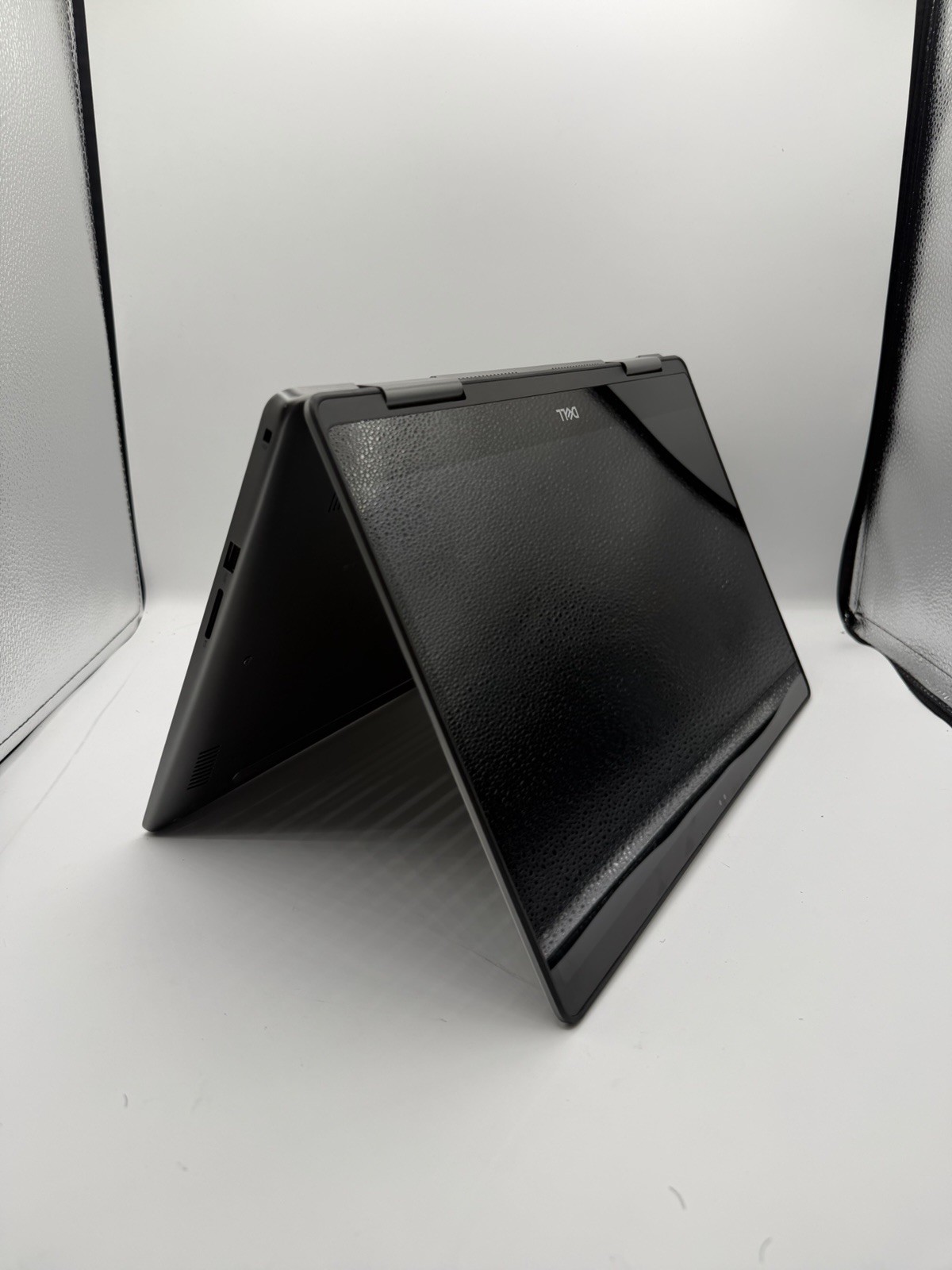 Dell 7573 (i7 @ 1.8ghz)(16gb Ram)(256 NVMe)(2in1) Inspiron 7573