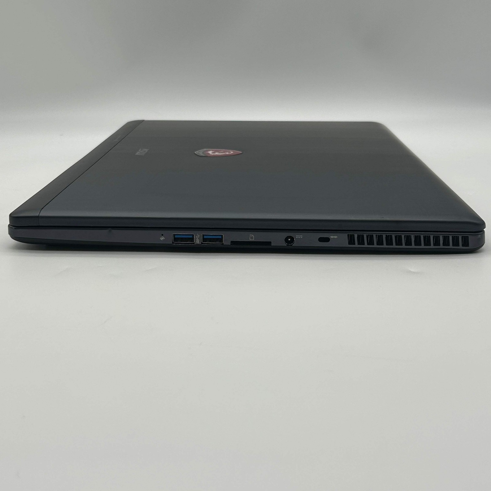 MSI MS-1773 17″ laptop |Core i7| 16GB RAM| w/ Charger – FOR PARTS/REPAIR ONLY