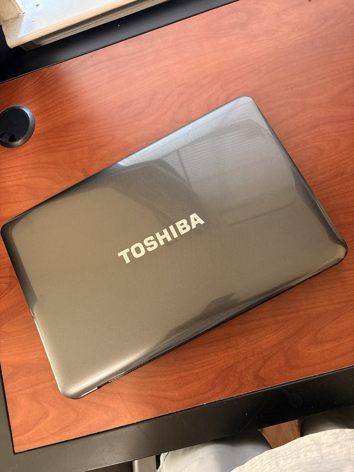 Toshiba Satellite L655D-S5159 15.6″ AMD V 2.30GHz 4GB 320GB HDD Black/Gray