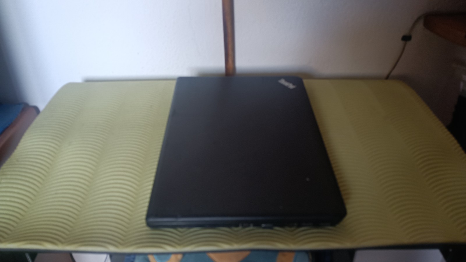 Lenovo ThinkPad E555 AMD A8-7100 8CORE AMD RADEON R5 8gb 128gb ssd m2 15.6″