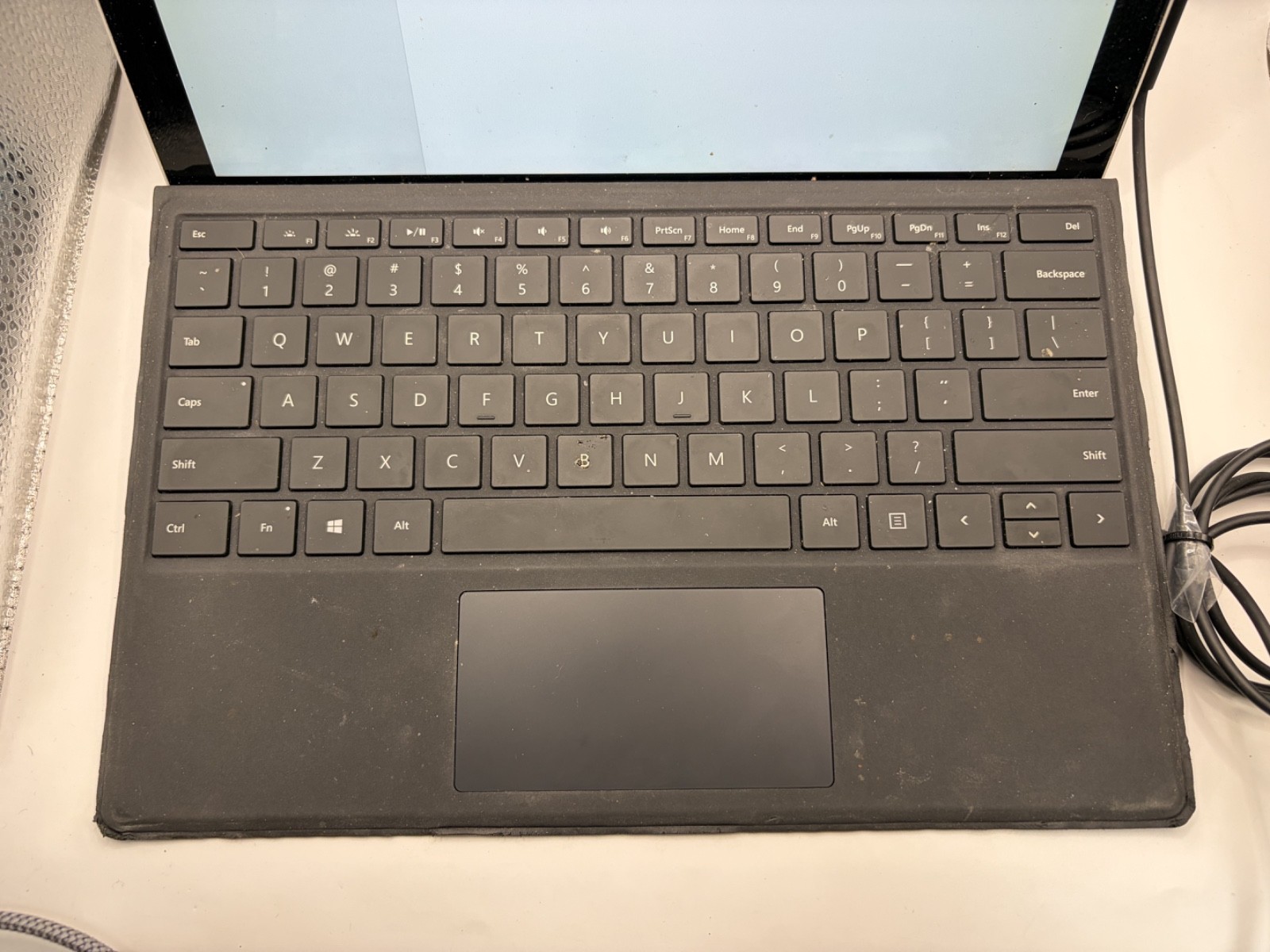 Microsoft Surface Pro 4 i7 – 8GB RAM 256GB SSD – Windows 11