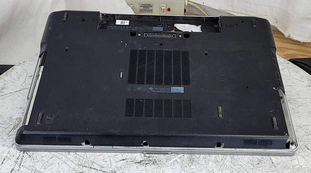 DELL LATITUDE E6530 Laptop Core I5-3230M 4GB SEE NOTES