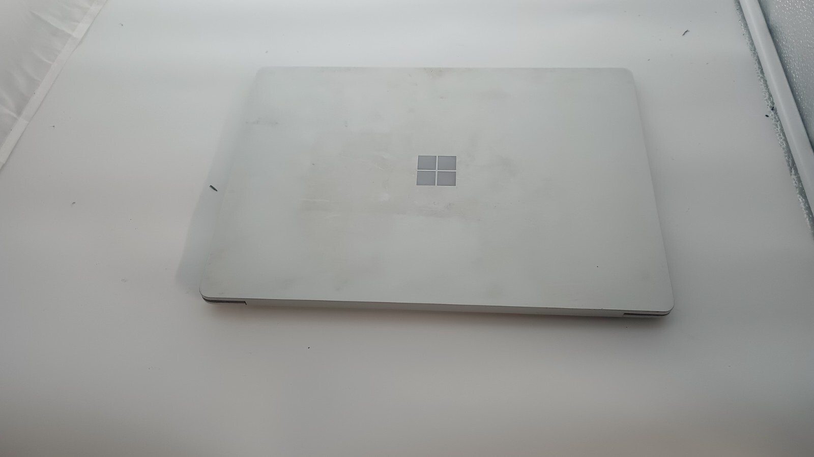 Surface Laptop 2 (3281) w/charger.i5-8350U.8GB.13.5″2k Touch.256GB M.2.W11Pro
