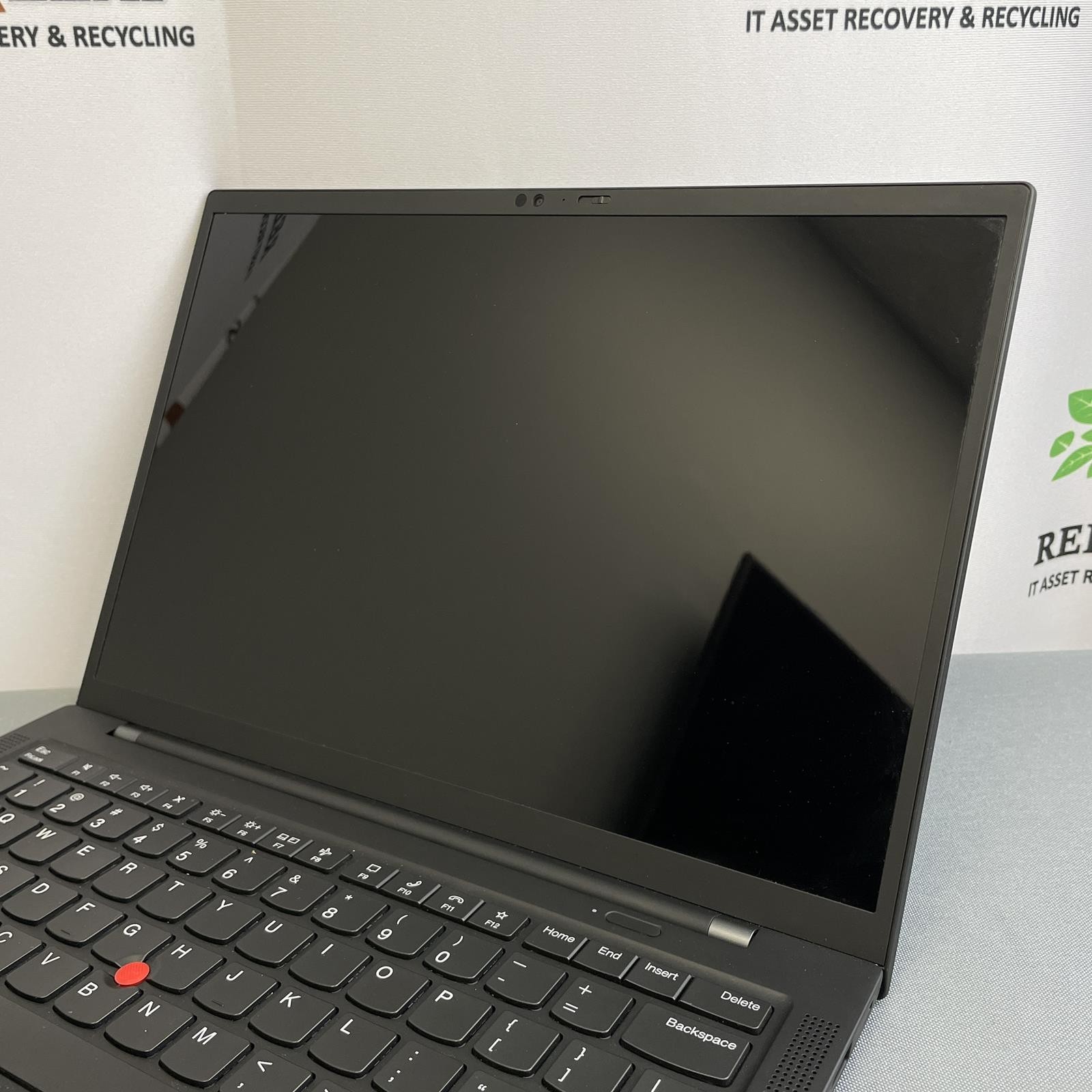 Lenovo ThinkPad X1 Carbon Gen 9, Core i7-1185G7 16GB 512GB NVMe, Windows 11 Pro