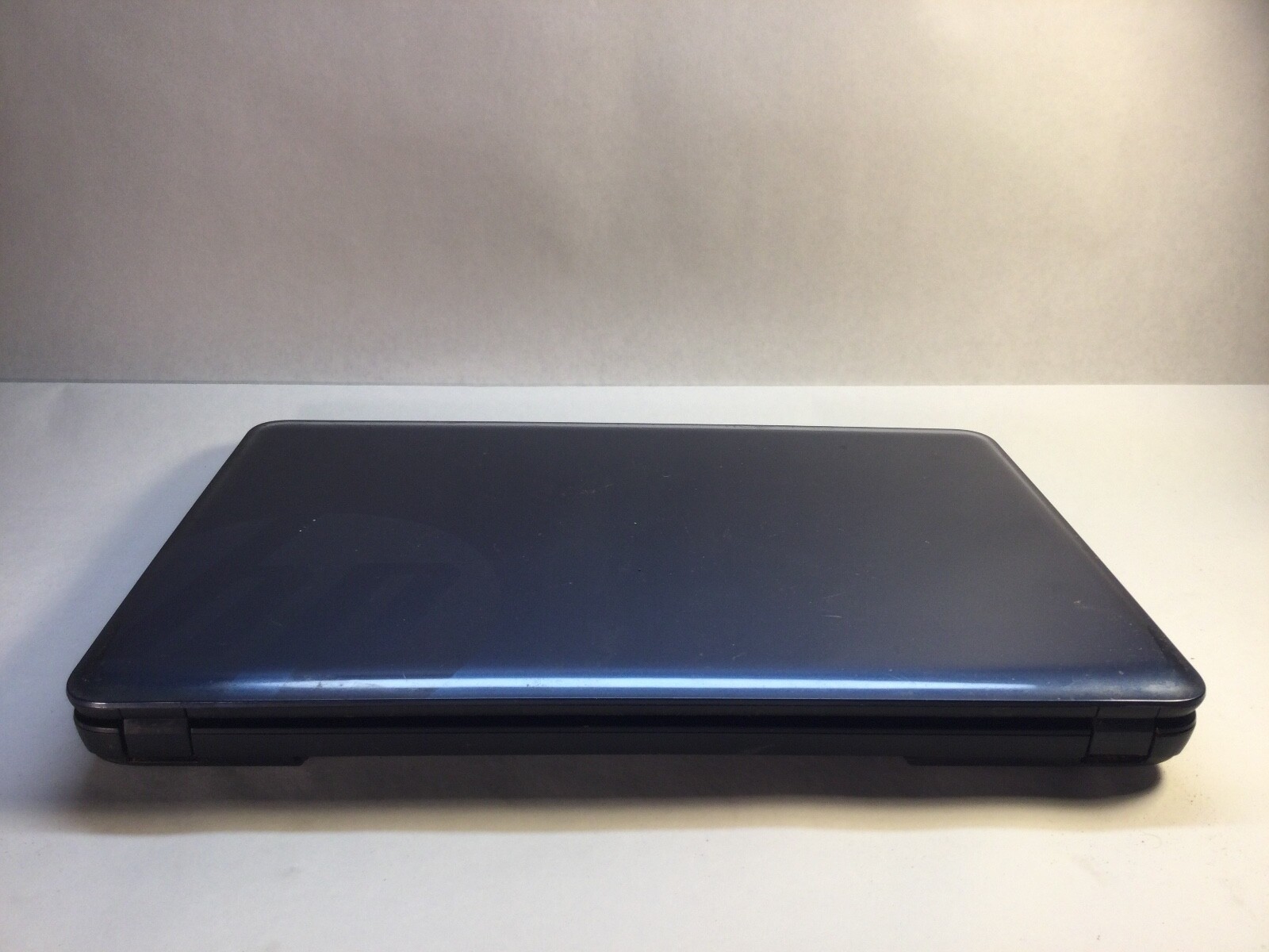 HP 2000 15″ Laptop AMD E-300 -BOOTS TO BIOS/LOUD FAN -MZ