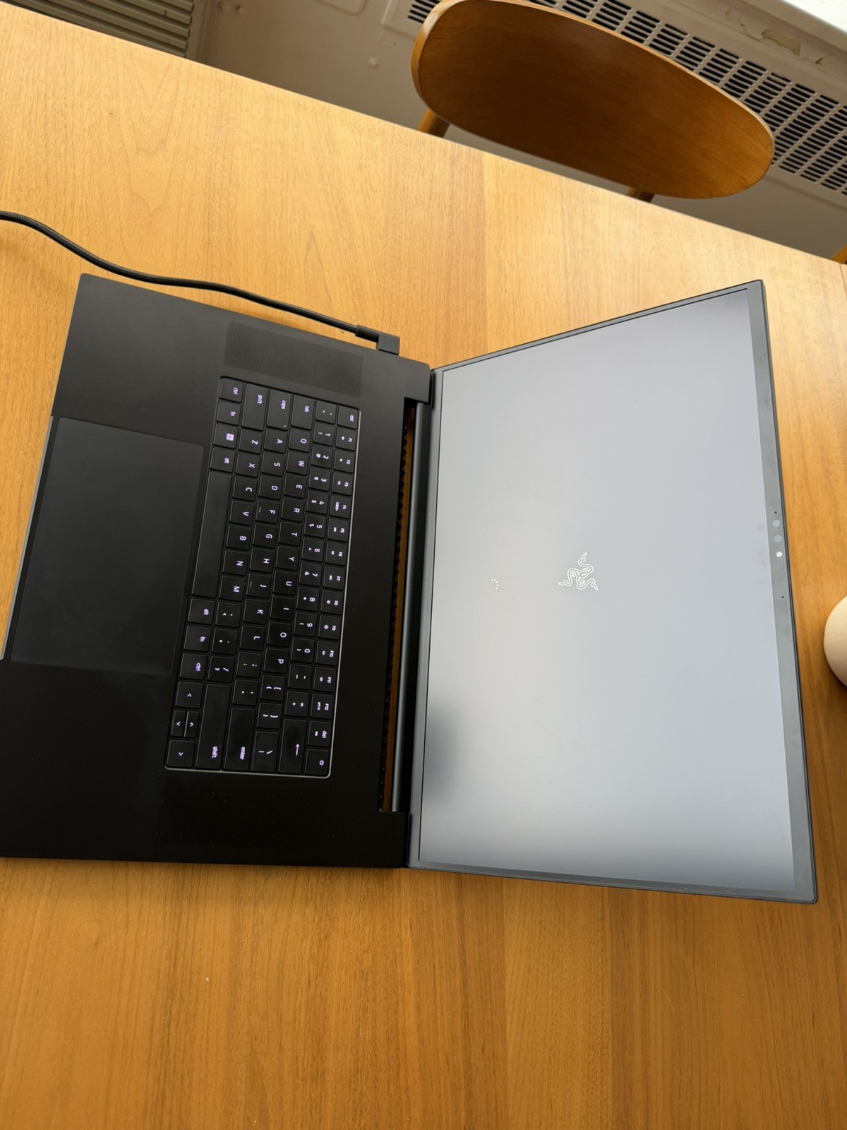 Razer Blade 18 240Hz QHD+ 2.2 GHz i9-13950HX 32GB 1TB SSD RTX 4080 Very Good
