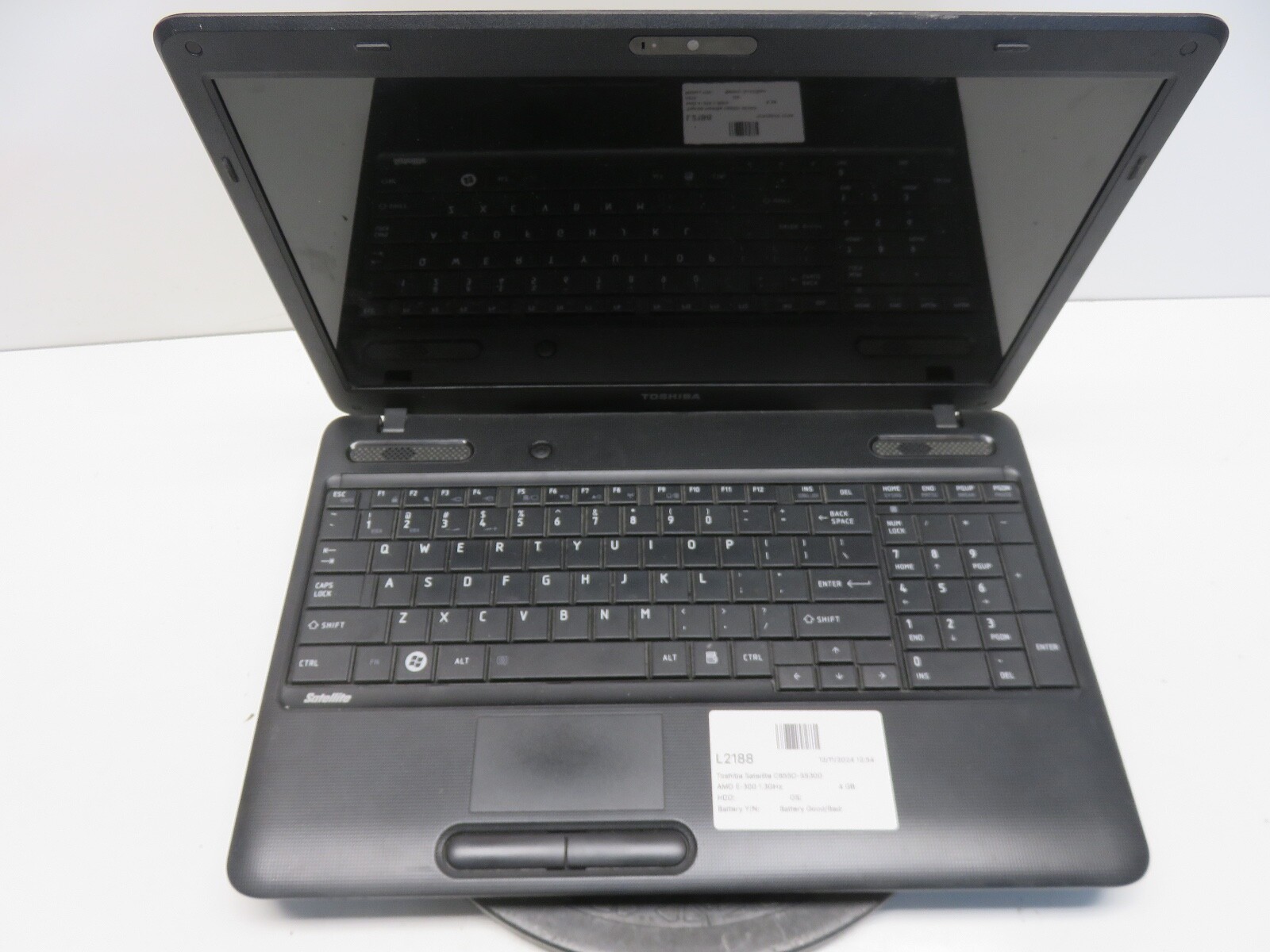 Toshiba Satellite C655D-S5300 AMD E-300 1.3GHz 4 GB NO HDD No Batt