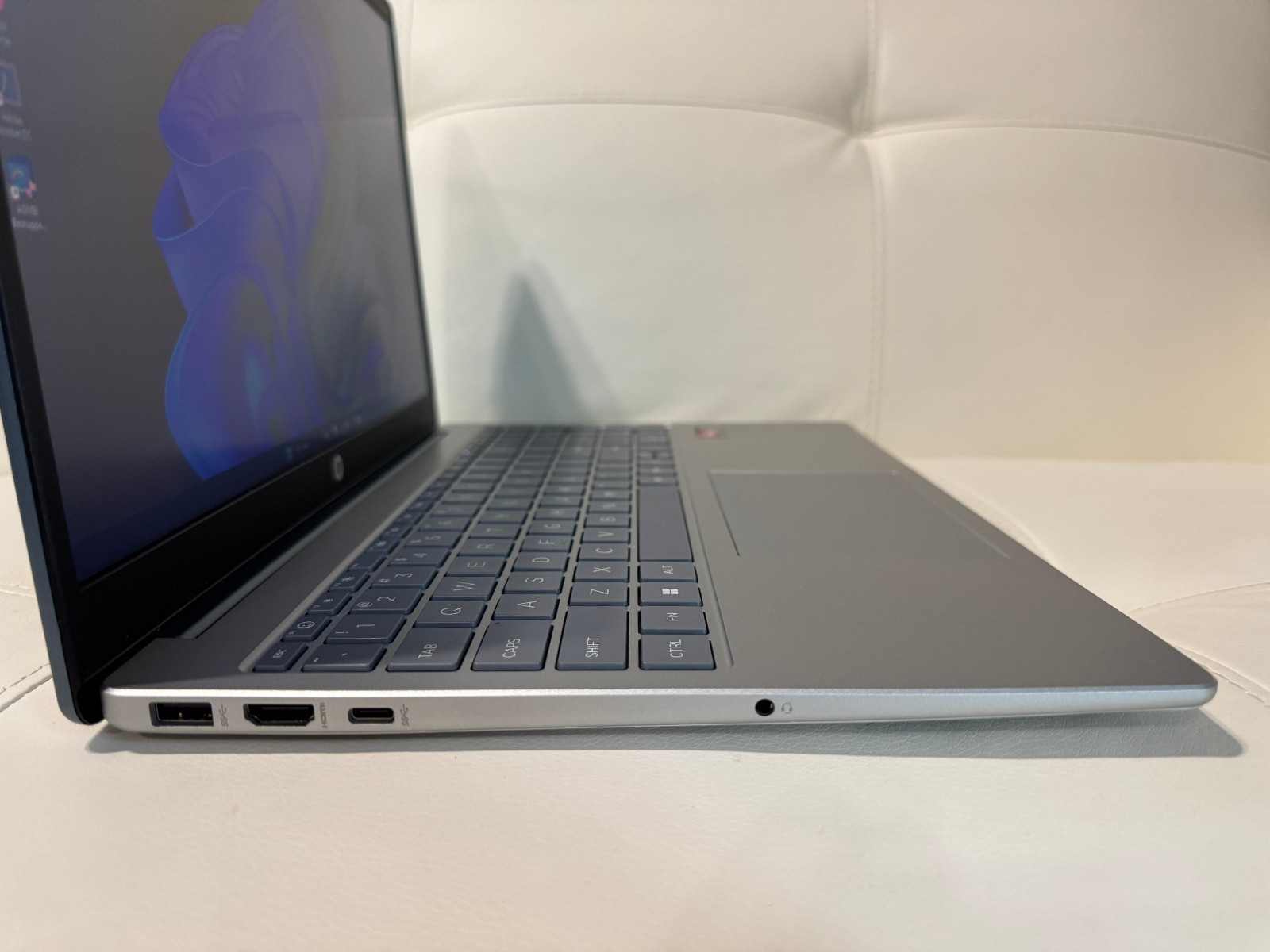HP Laptop 15.6″ AMD Ryzen5 7520U 8GB Ram 256GB SSD Windows 11 Home