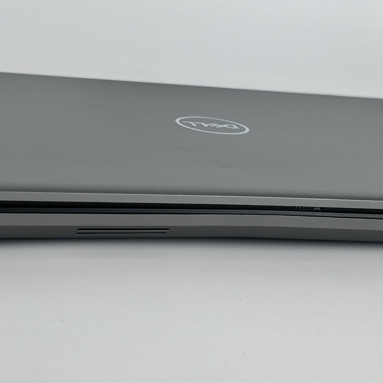 Dell Precision 7780 17.3 FHD 2.2 GHz i9-13950HX 32GB 512GB SSD RTX 3500 Ada Good