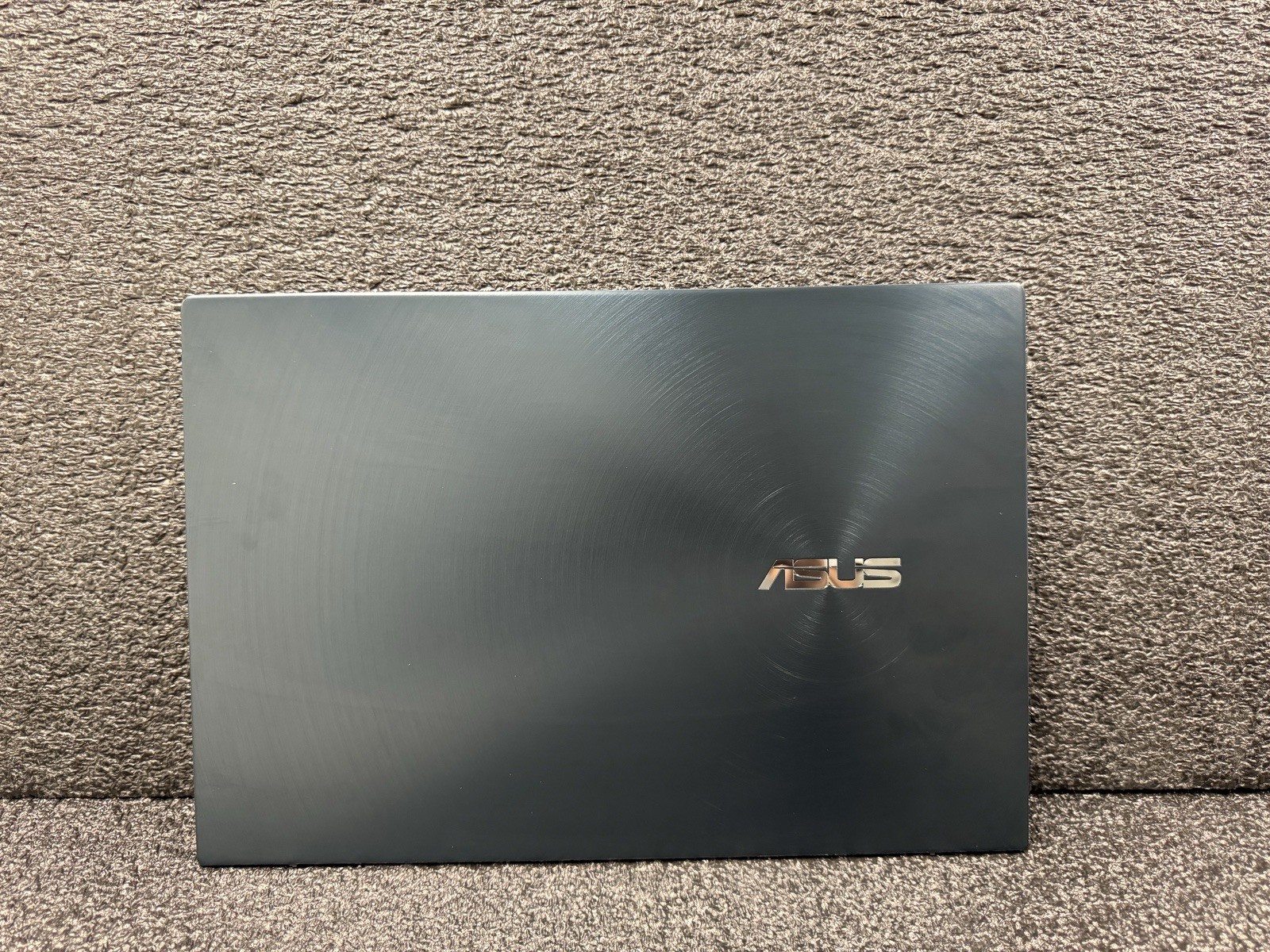 ASUS ZenBook Duo 14″ Laptop (32GB RAM, MX450, 1TB SSD, Intel Core i7 11th) USED