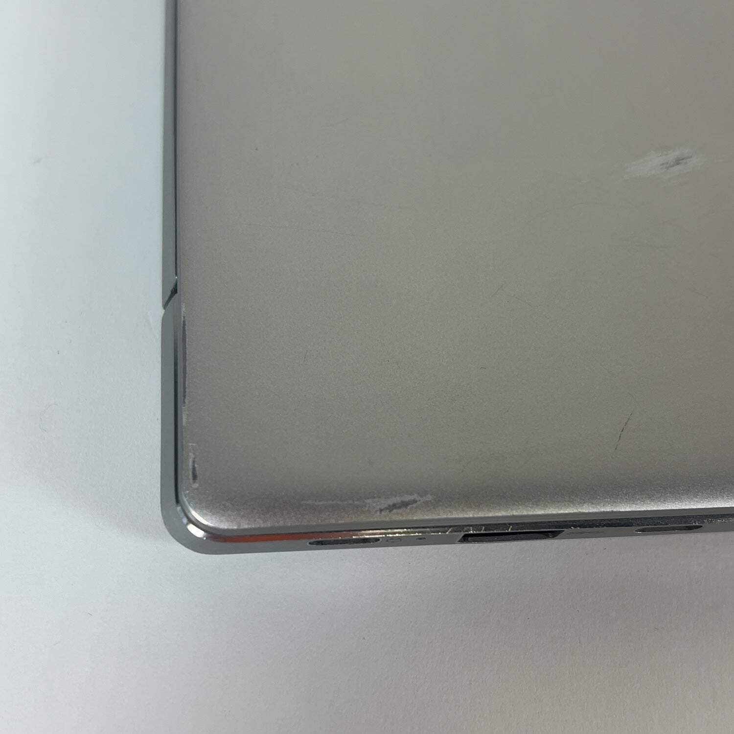 Lenovo Ideapad 720s 13ARR 13.3″ Ryzen 7 2700U 2.2GHz 8GB RAM 512GB SSD
