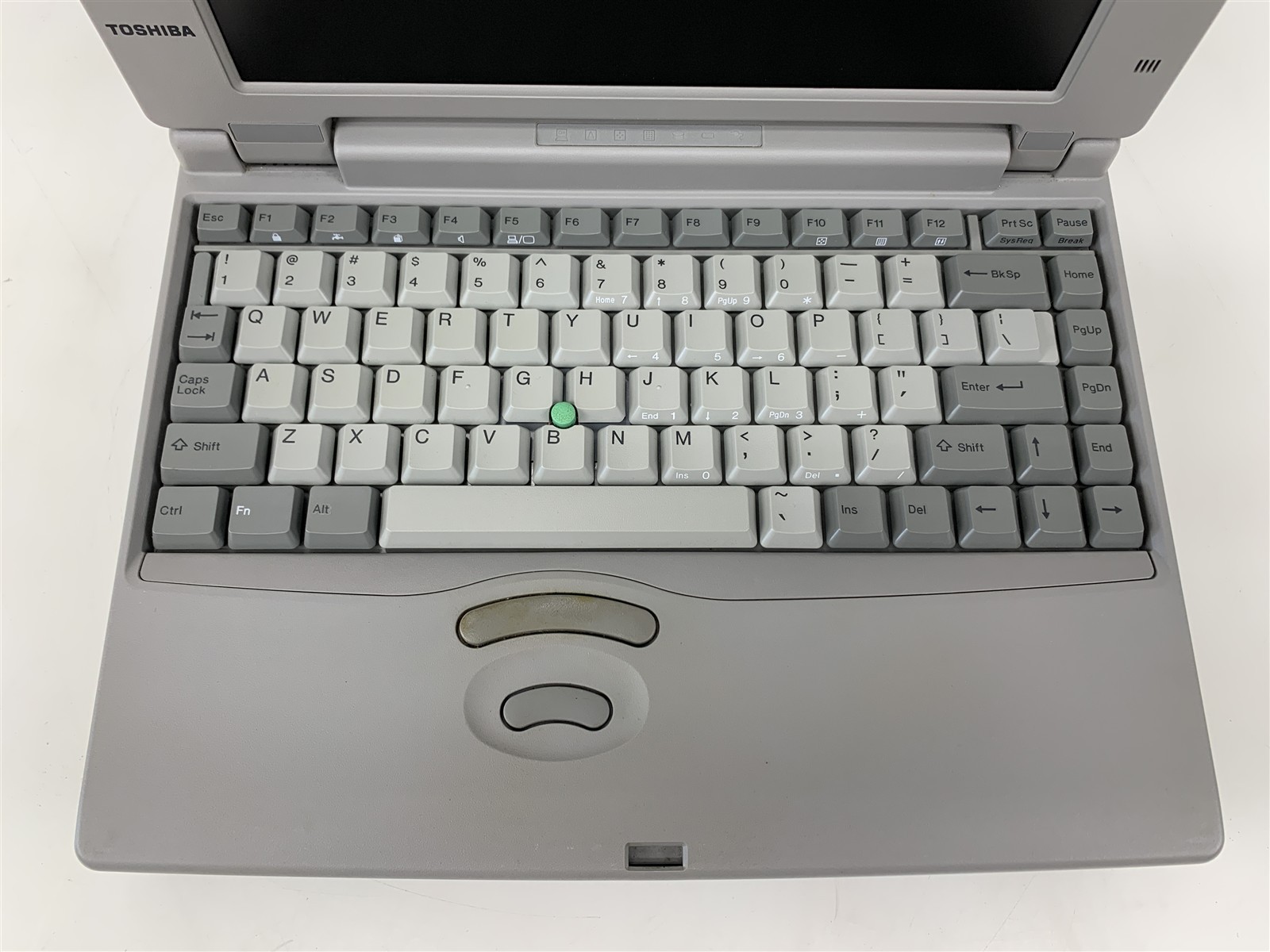 Vintage Toshiba Satellite Pro 430CDT Intel Pentium 120MHz 50MB RAM For Parts