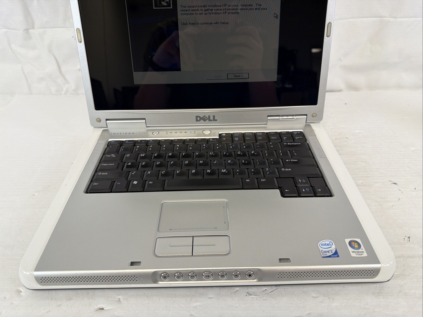 Dell Inspiron E1505 15.4″Core 2 Duo 2.0GHz 2GB RAM 250GB HDD Win XP Radeon X1300