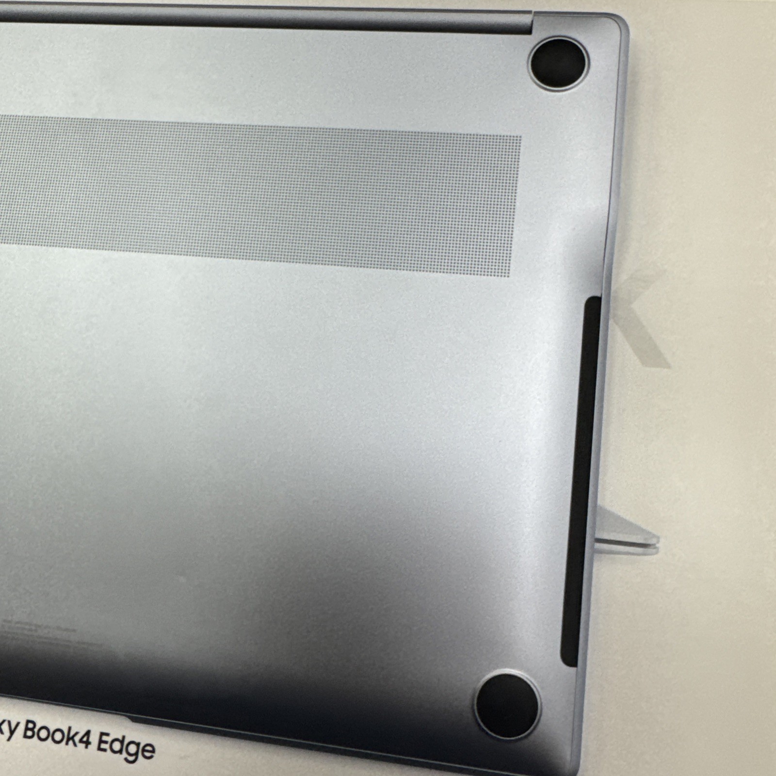 Samsung Galaxy Book4 Edge Copilot+ PC 16″ Snapdragon X Elite 16GB RAM 512GB Blue