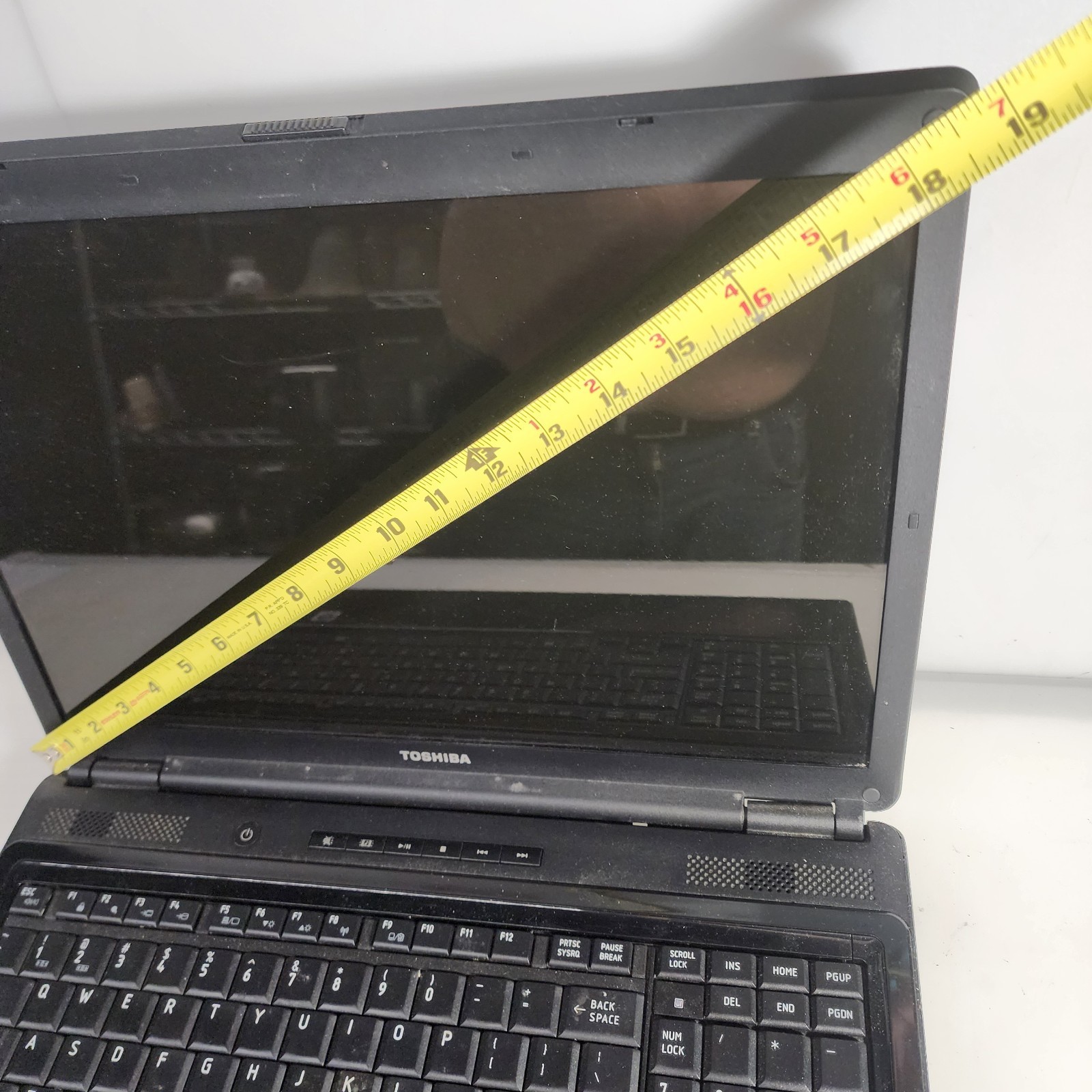 Toshiba Satellite L305-S5955 Intel Celeron CPU 900 2.20GHz Untested No Ac Adapt