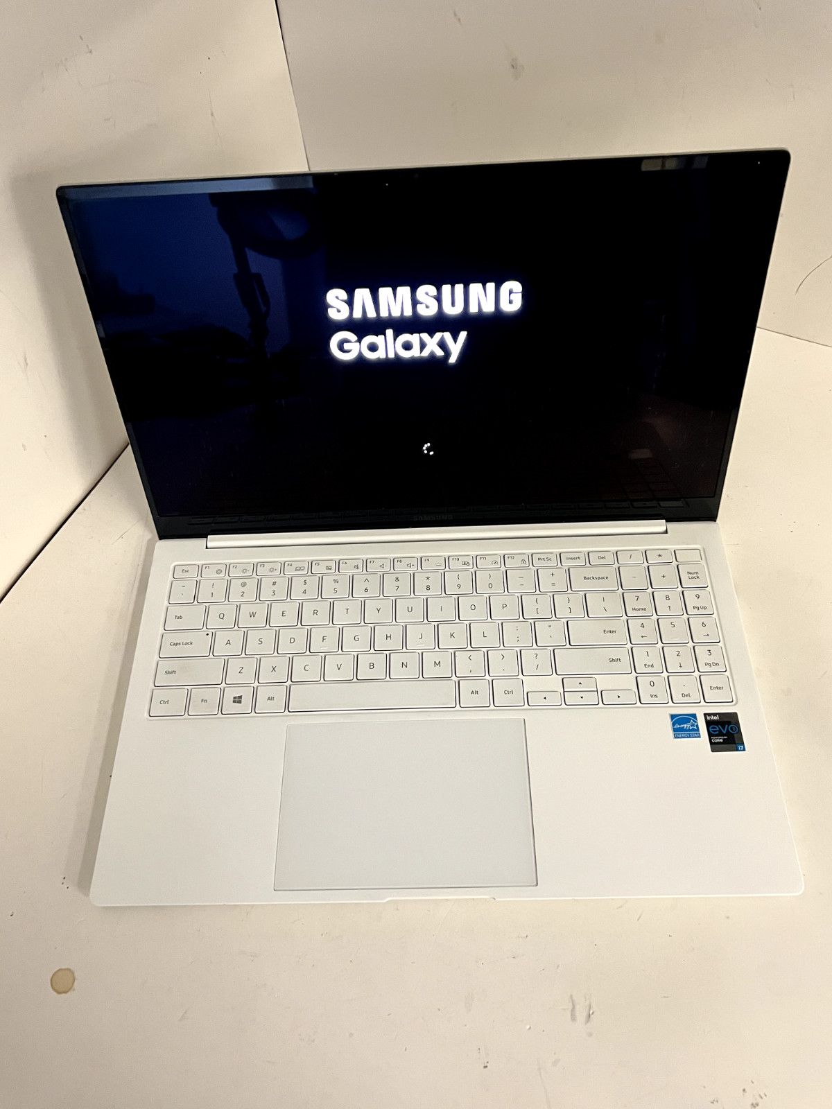 Samsung Galaxy Book Pro NP950XDB 15.6″ i7-1165G7 2.80GHz 16GB 256 GB SSD Win 11