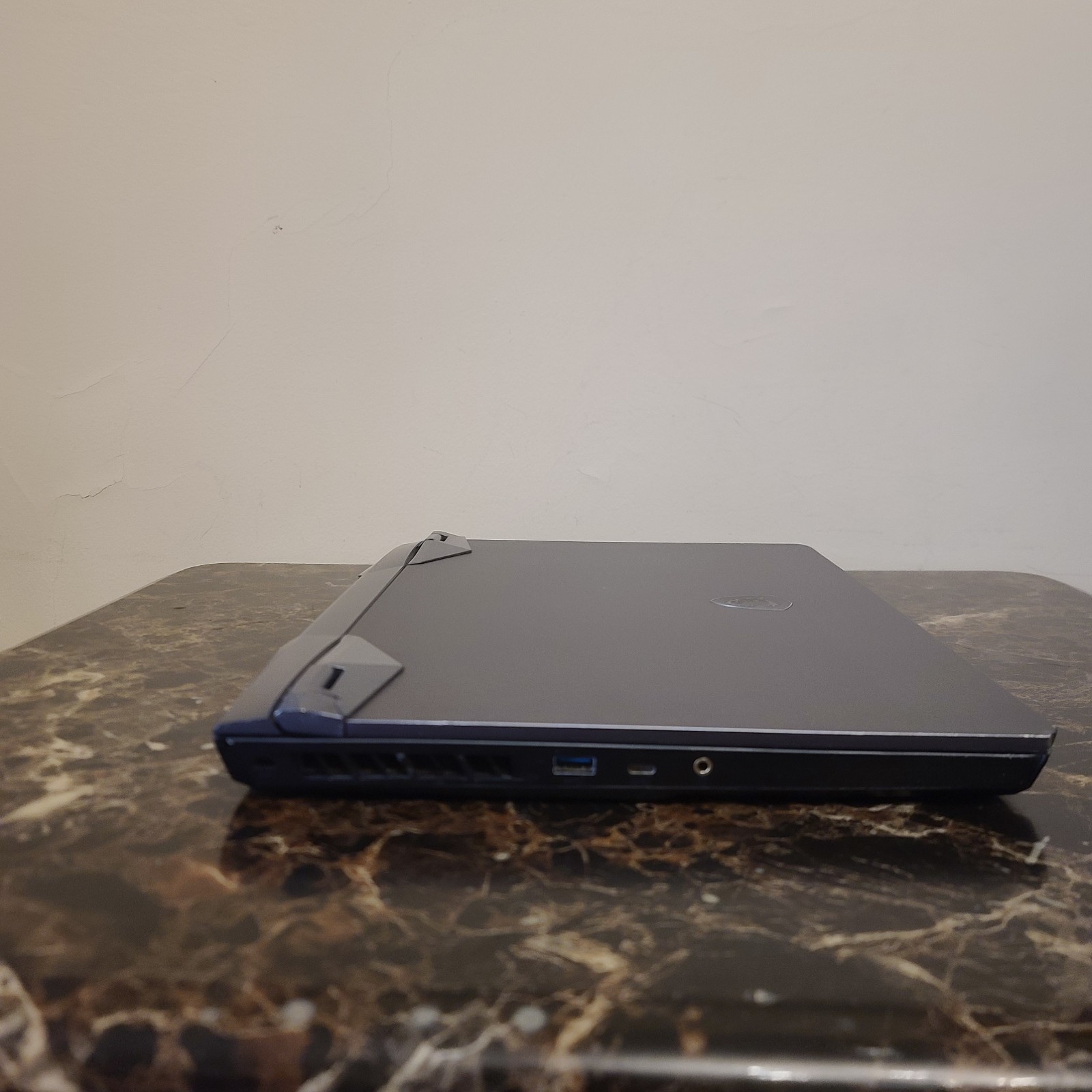 MSI GE76 RAIDER 11UE-046US GAMING LAPTOP CORE i7-11800H 8GB RAM RTX 3060 512GB