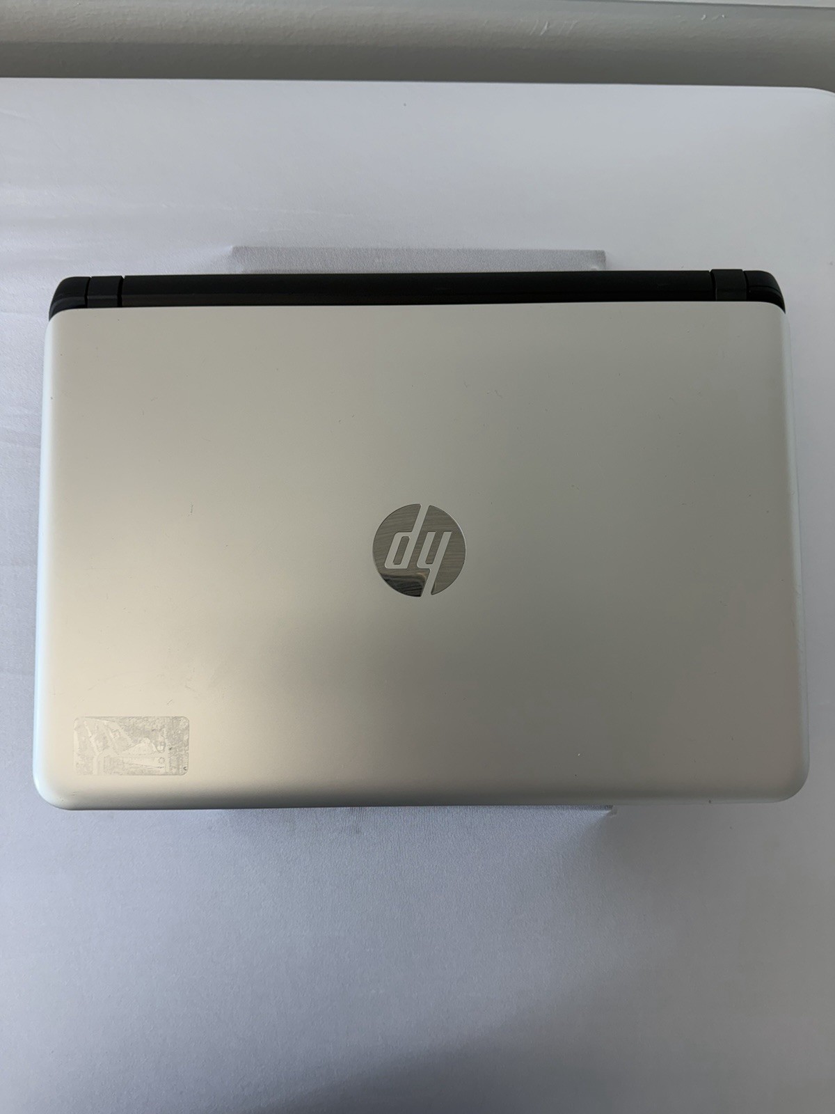 HP Laptop 340 G2 – Good Screen- Intel Celeron 3205U – RAM 4GB -Read Desc