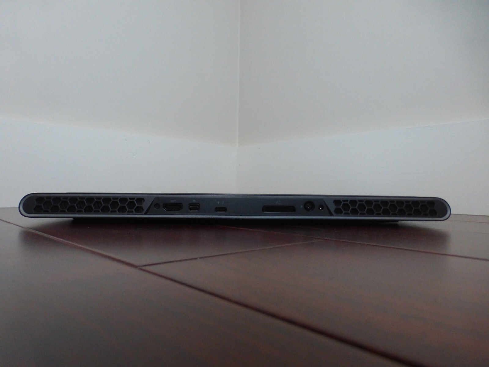 Alienware M15 R4 15.6″ 1080p 300hz, i9 10980HK, 1TB/32GB, Nividia RTX 3070