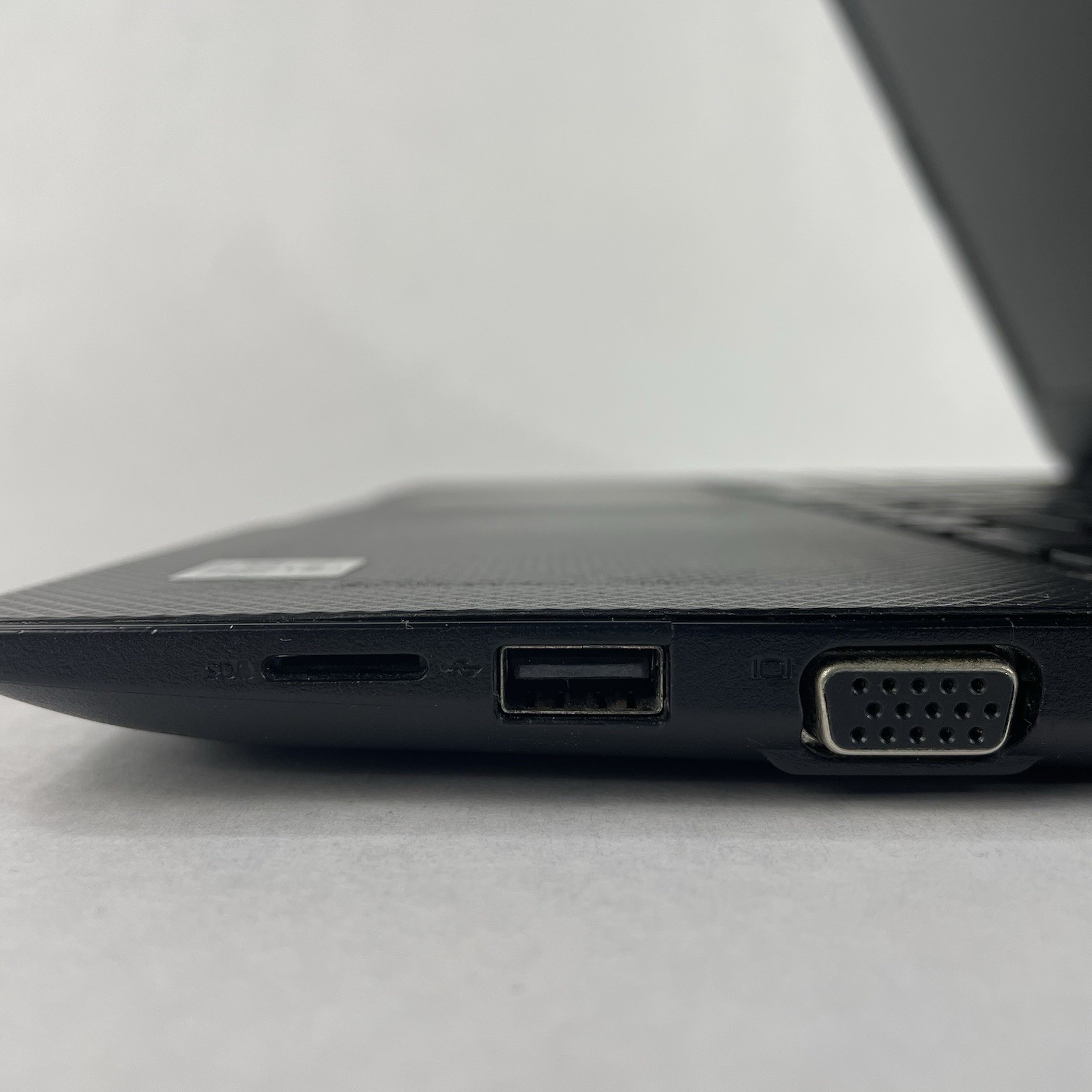 Dell Vostro 3590 15.6″ i5-10210U 1.60 GHz 8 GB RAM No SSD No OS No Battery