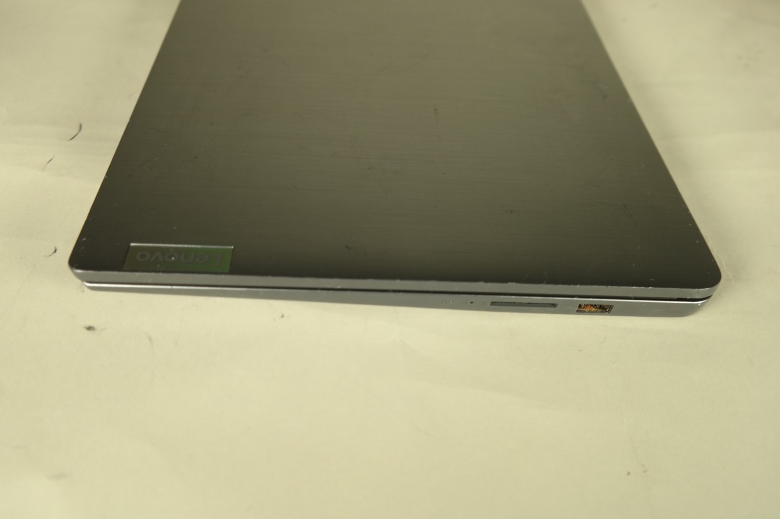 Lenovo IdeaPad 3 15.6″ i5 – 12GB RAM – 256GB SSD- Windows 10 – Bad Battery