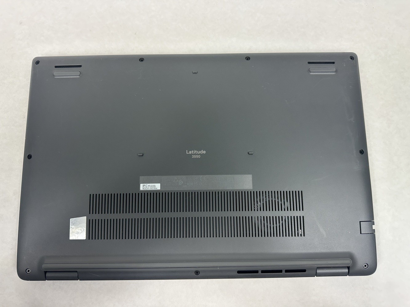 Dell Latitude 3550 _ 16GB RAM _ 256GB SSD _ 15.6″ FHD _ Intel Iris Xe _ Intel i7
