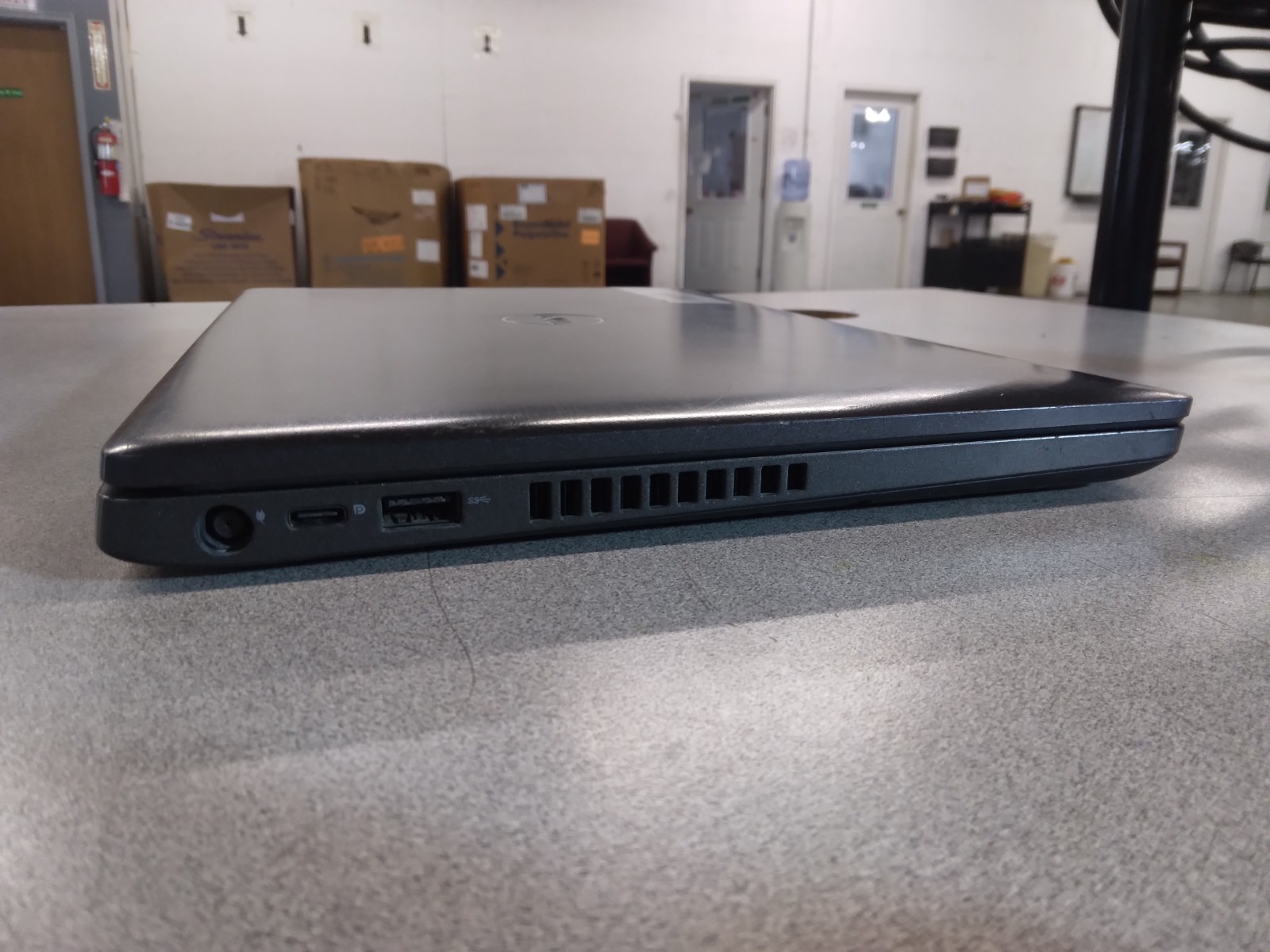 Dell*Latitude*5400*Intel*i5-8365U*256GB*NVMe*8GB*DDR4*Intel*UHD*620*No*OS
