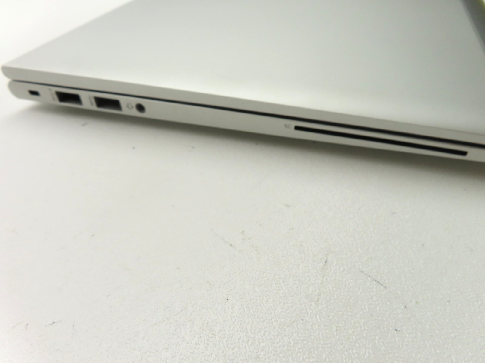 HP EliteBook 840 G8 14″ Intel Core i7-1165G7 2.8GHz 16GB RAM 512GB SSD