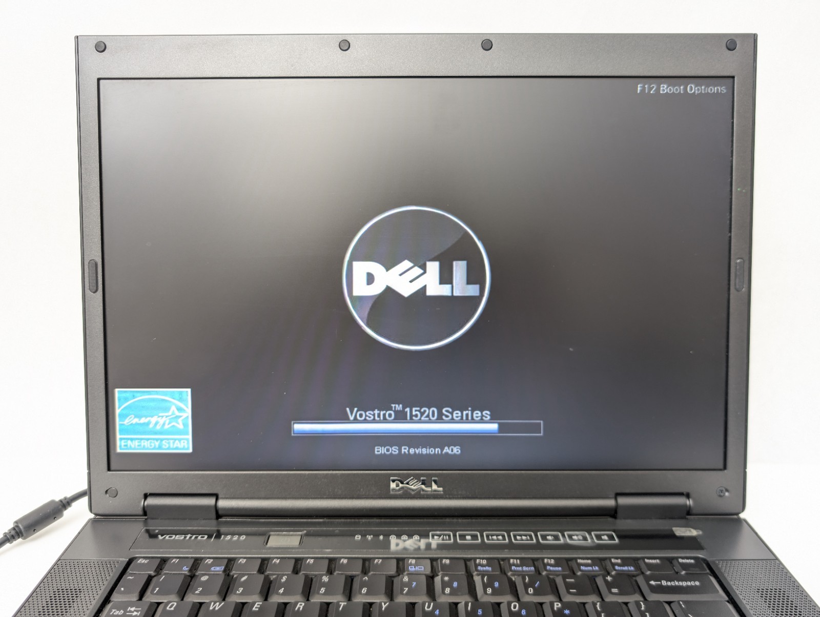 Dell Vostro 1520 Core 2 Duo T6670 2 GB RAM 500GB HDD MX Linux Needs Battery