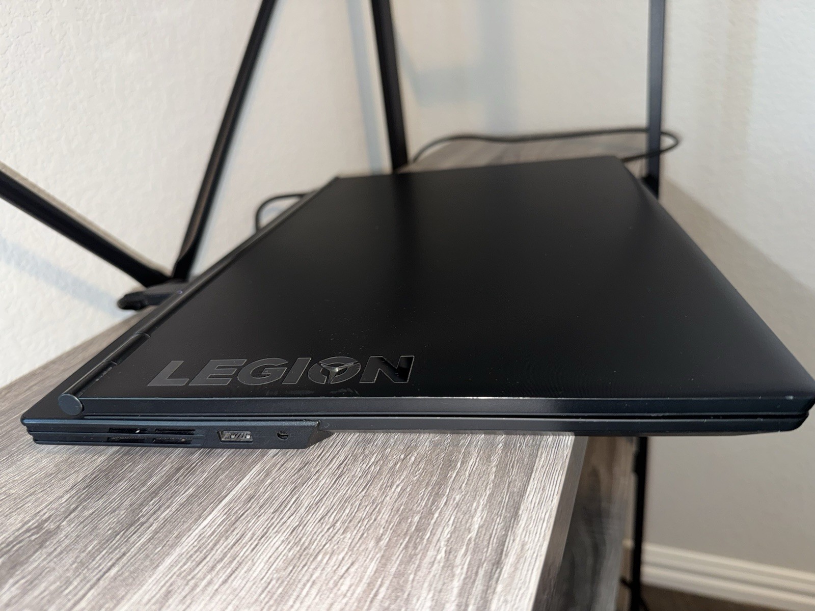 Lenovo Legion 17.3″ Gaming Laptop i7-9750H, 16GB RAM 1TB SSD, RTX 2060, 144hz