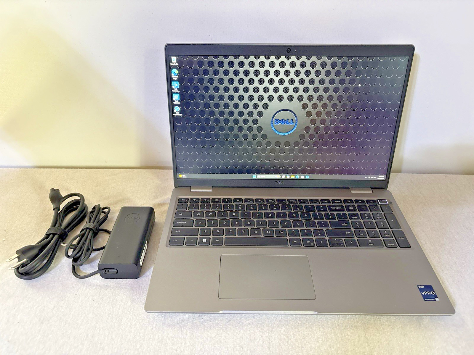 Dell Precision 3580 | CORE i5-1340P @ 1.90GHZ | 512GB SSD | 8GB RAM | Win 11 Pro