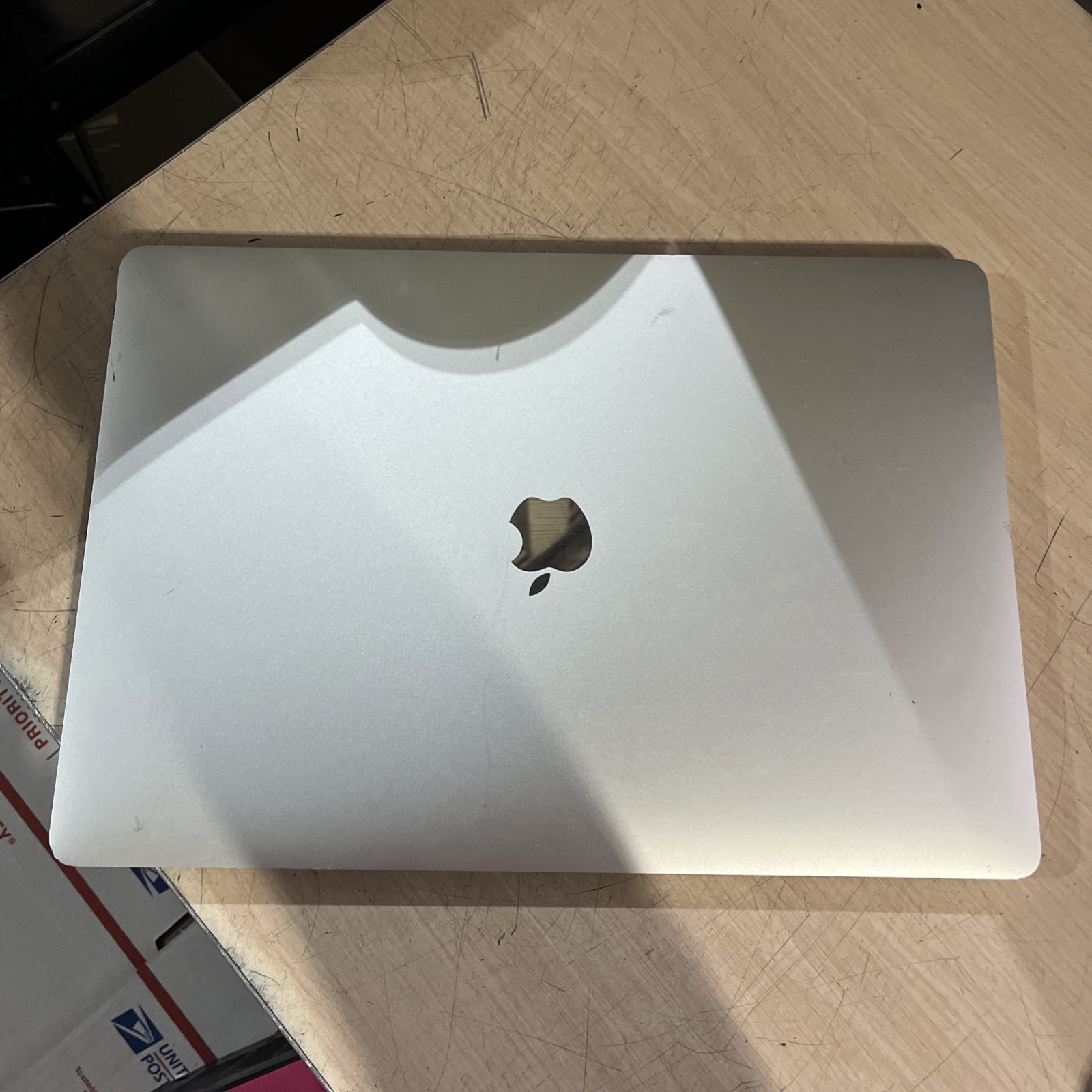 APPLE MACBOOK PRO 15″ TOUCH/LATE 2016 CORE I7-6700HQ 2.6GHZ 16GB RAM 256SSD