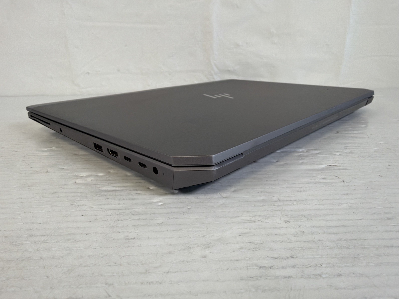 HP Z Book 15 G5 17.3″ i7-8750H@2.2GHz, 16GB RAM, NO SSD/OS – READ -DENT- WORKS