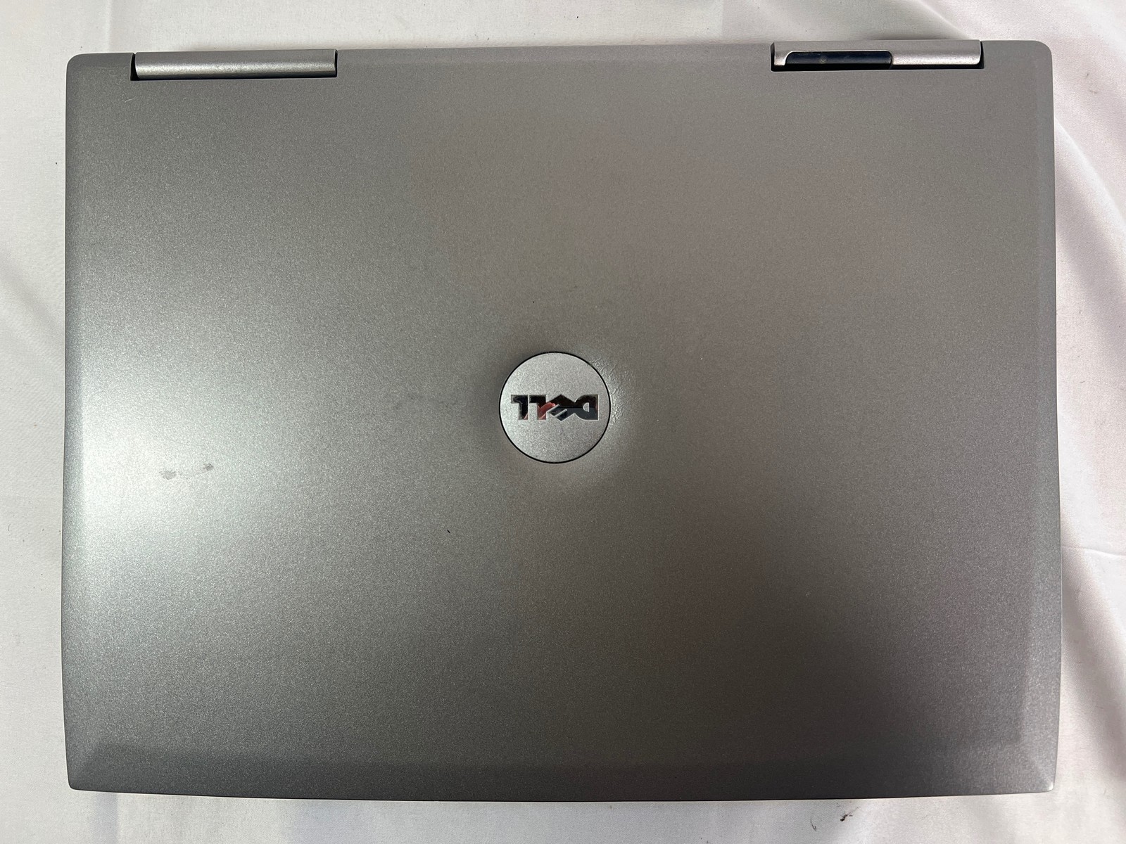 Dell Latitude D800 WinXP Pentium M 1.70GHz 2 GB 40GB 15.4″ 1920×1200