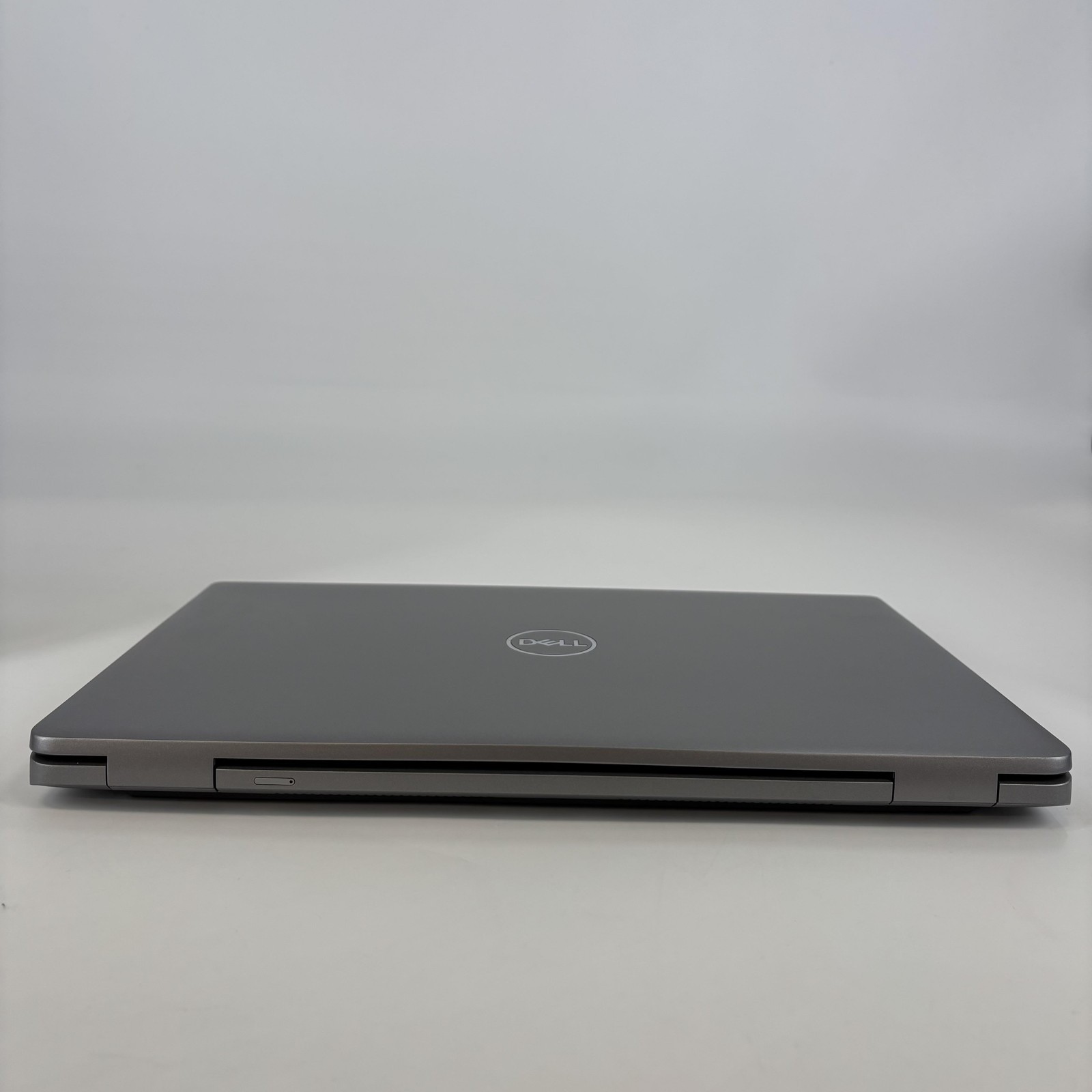 Dell Precision 3590 15.6″ FHD Intel 16 Core Ultra 7 155H 64GB 2TB SSD Excellent