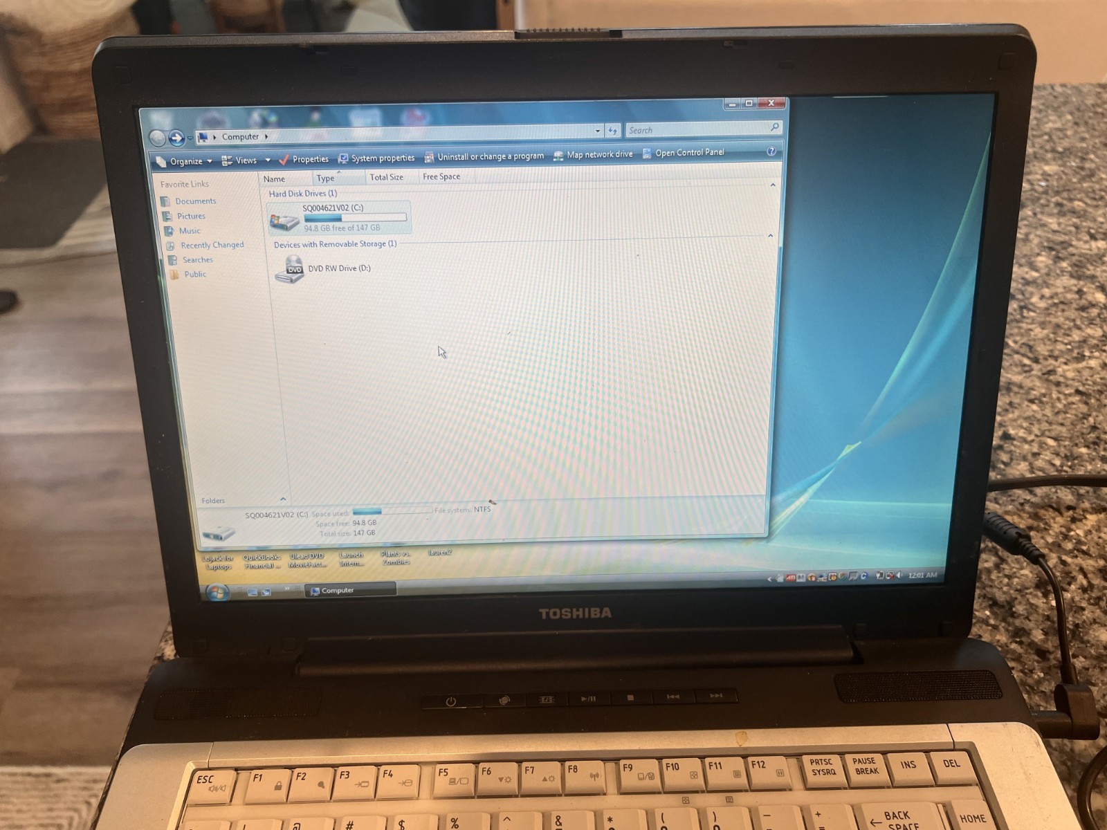 Toshiba Satellite A215 Win 147gb Ram, AMD , Wi-Fi, DVD Drive, WORKS WELL