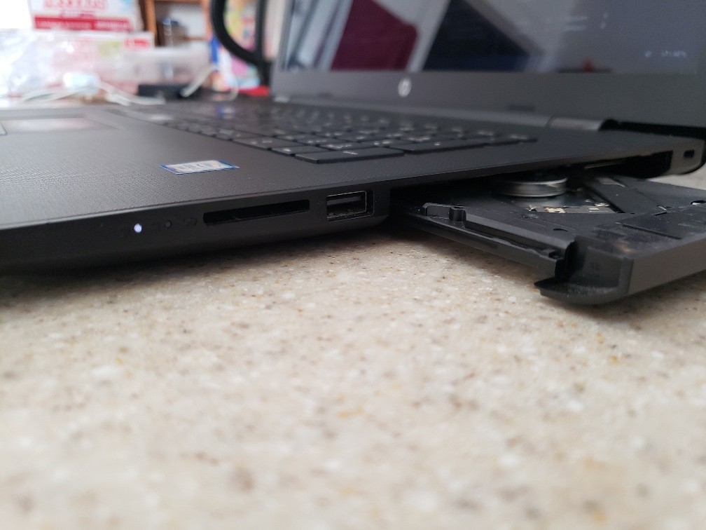 HP NOTEBOOK 17-BS037CL INTEL CORE i3-6006U 2.00GHZ 256GB SSD 8GB RAM WIN 11