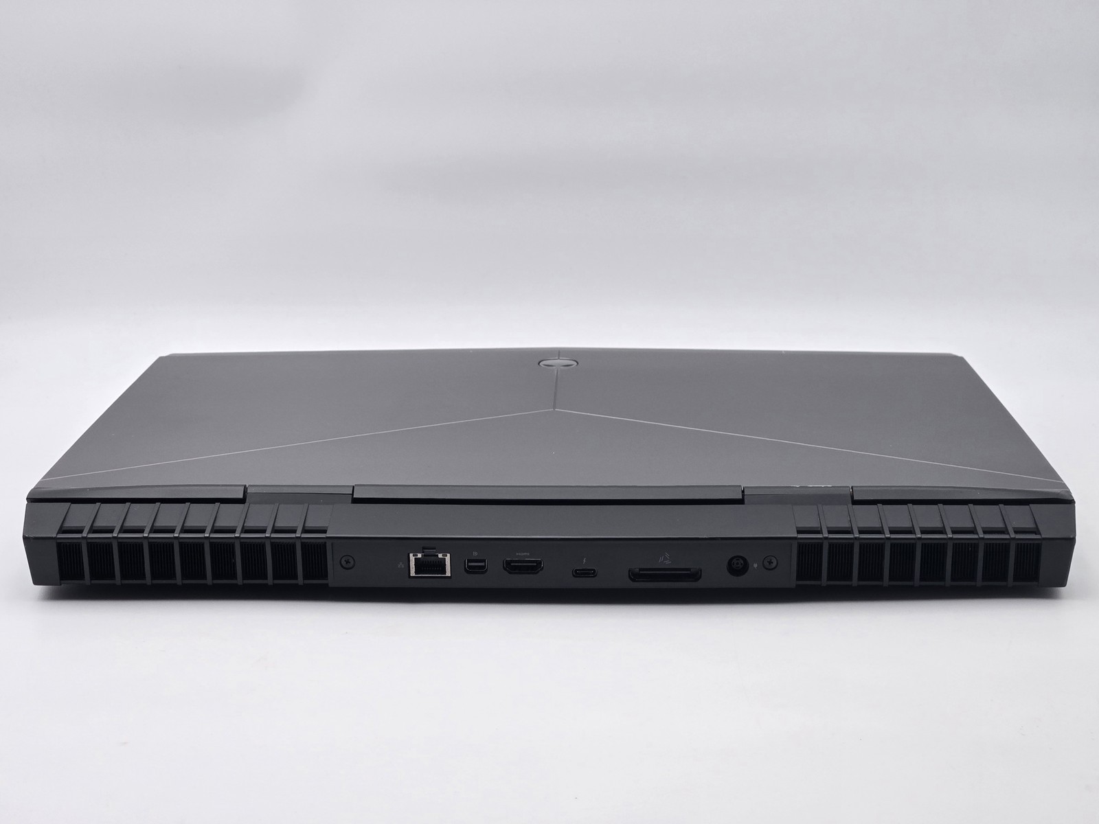 Dell Alienware 17 R4 17.3″ FHD i7-6700HQ GTX 1070 16GB 256GB SSD