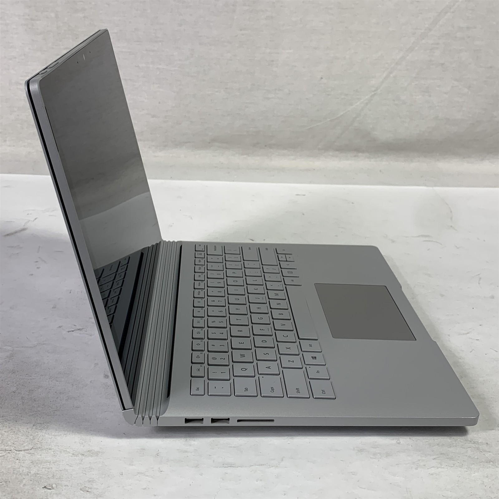 Microsoft Surface Book 3 1900 13.5″ i7-1065G7 1.3GHz 16GB 256GB NVMe SSD – Win11