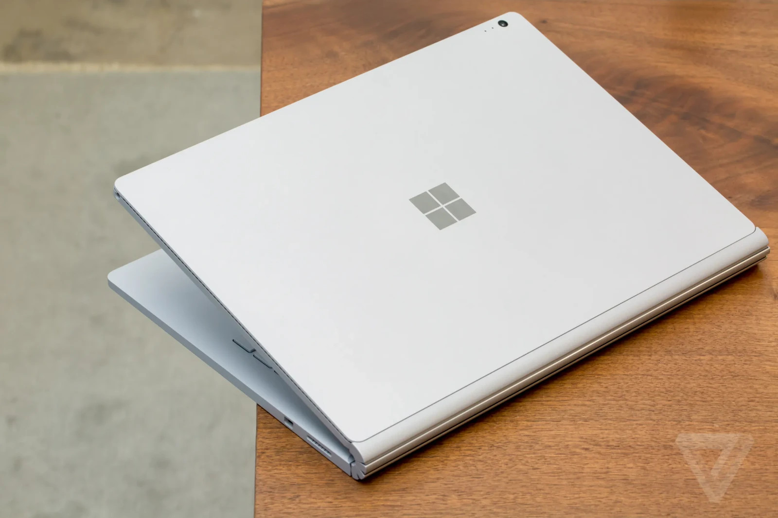 Microsoft Surface Book 1 (13.5”) Core i7-6600U 16GB 1TB – Silver
