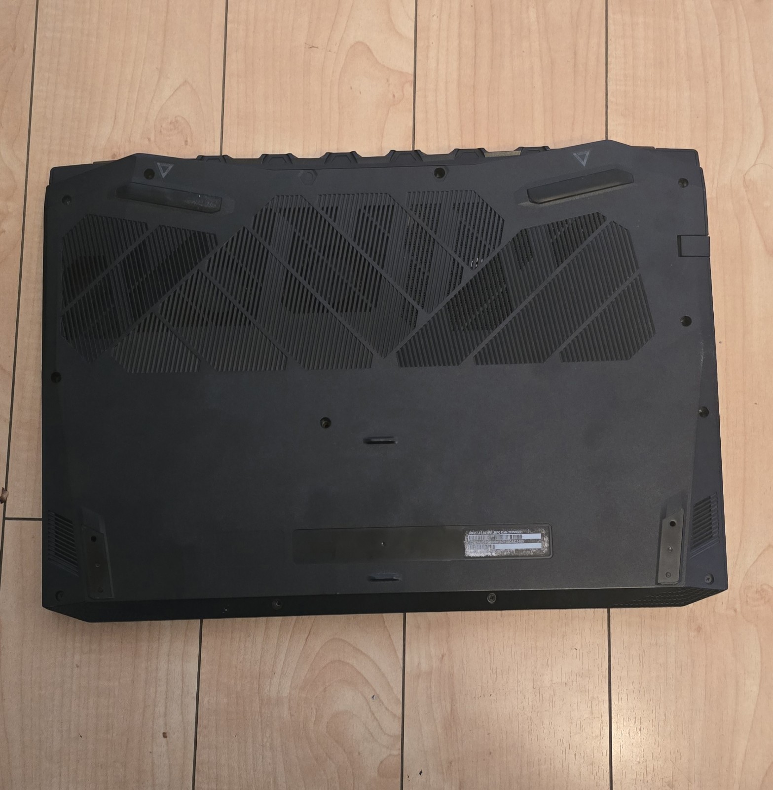 17″ Acer Nitro 5 Gaming Laptop Motel AN-515-51 FOR PARTS ONLY