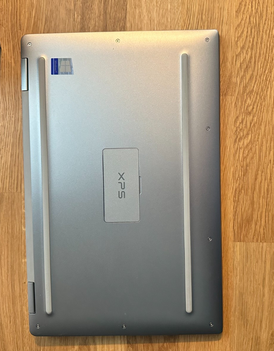 Dell XPS 13 9365 Touch Intel Core i7-7Y75 1.3GHz 16 GB RAM 256 GB SSD Win 10 Pro