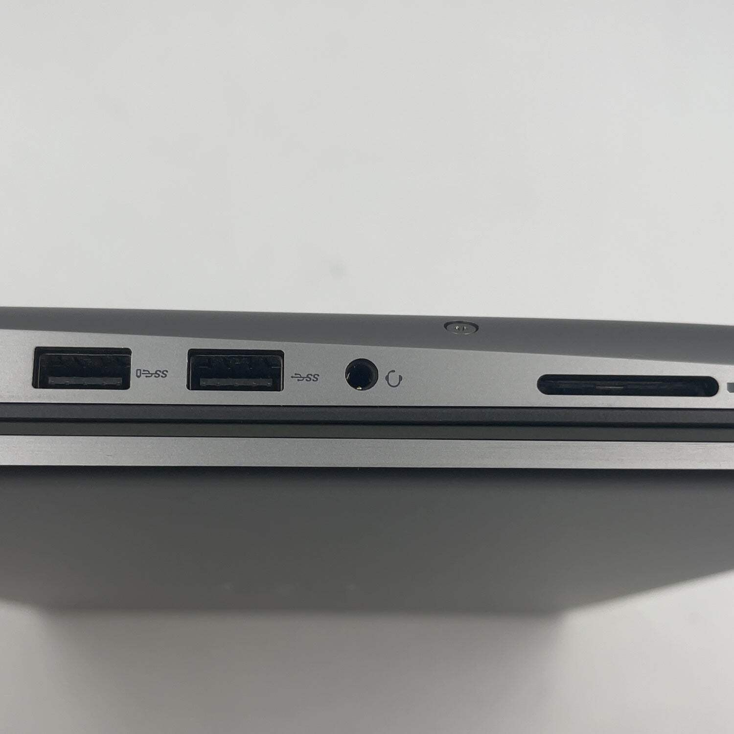 Dell Precision 7550 15.6″ i7-10750H 2.6GHz 16GB RAM 512GB SSD Quadro RTX 3000