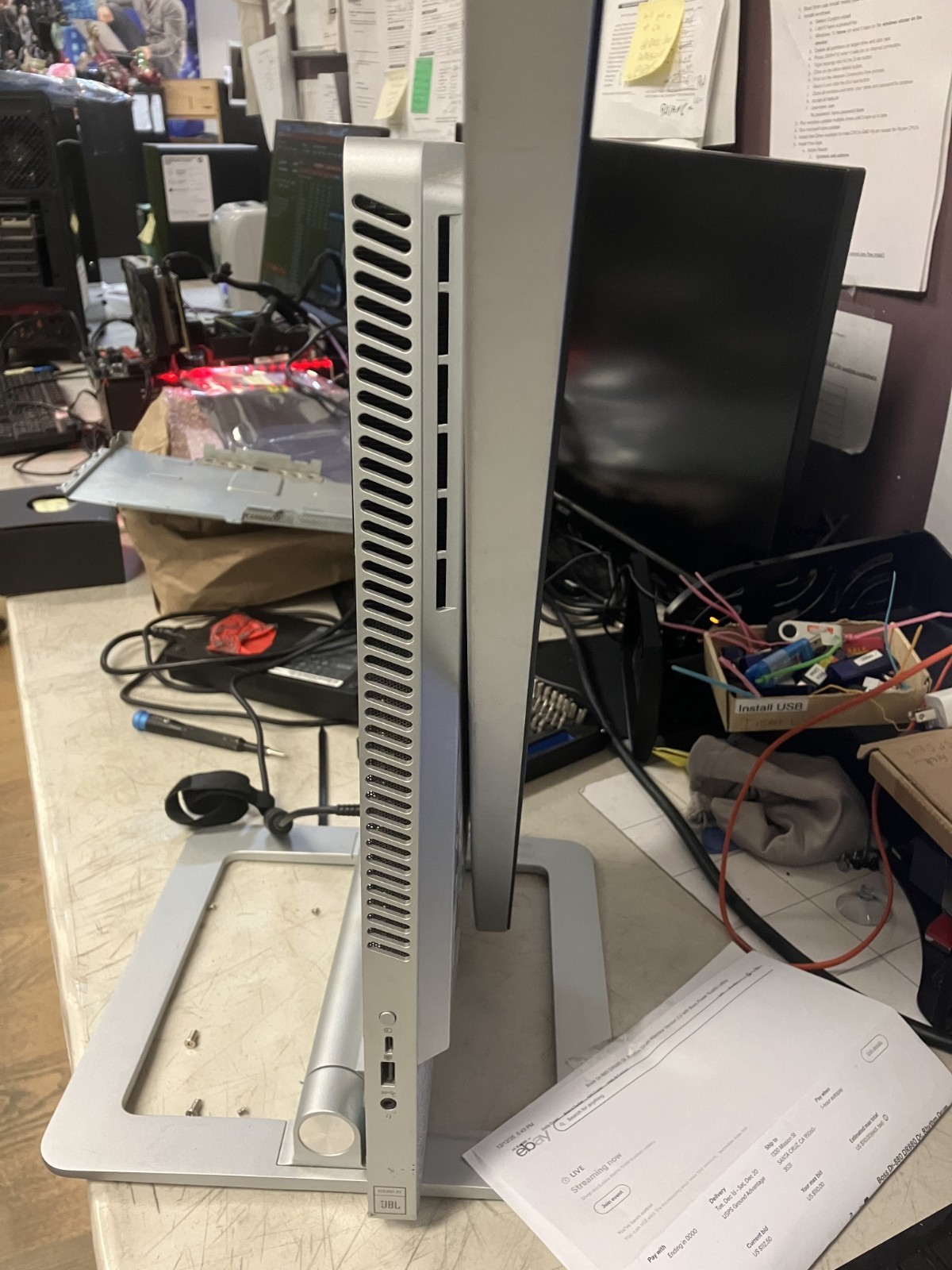 Lenovo Yoga AIO 7 27ACH6 (F0G7) – For Parts Not Working