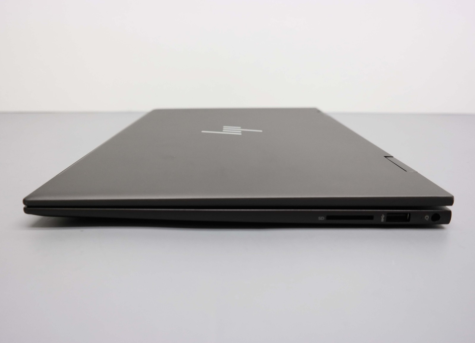 HP ENVY x360 15-eu1073cl 15.6″ AMD Ryzen 7 5825U 16GB 512GB SSD