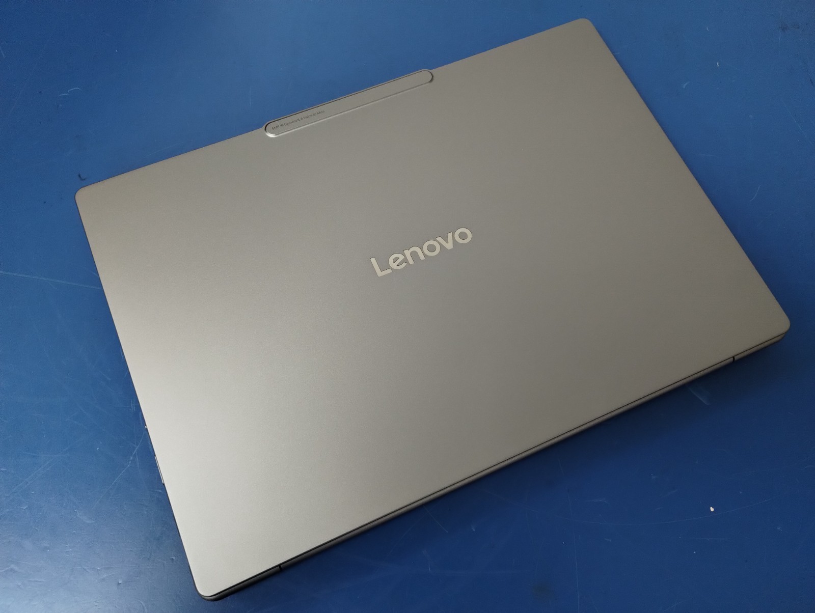 Lenovo Slim 7 14ILL10, Intel Core Ultra 7 258V, 2.20 GHz, 32 GB RAM, 1 TB NVMe