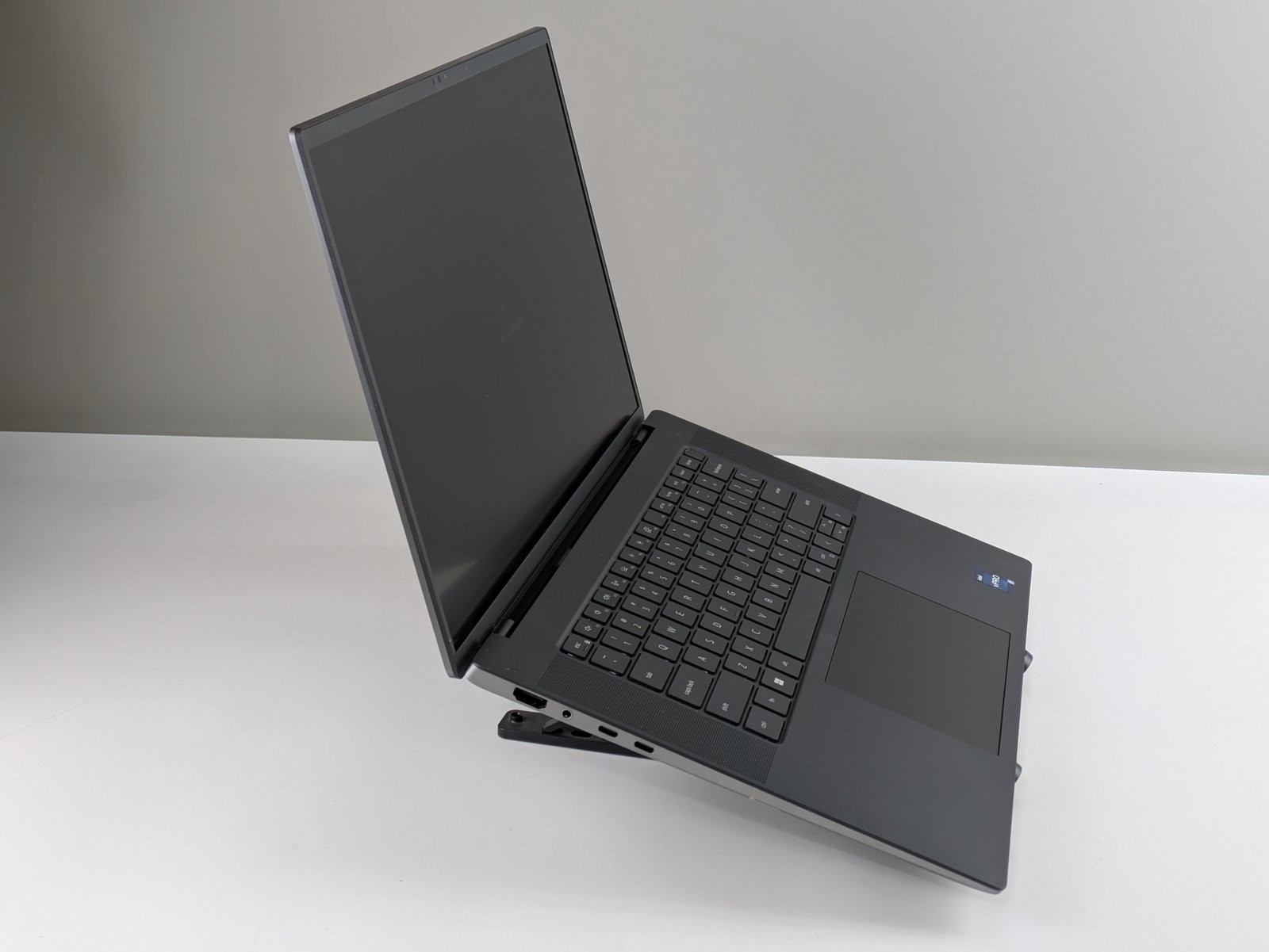 Dell Precision 5680 16″ i7-13800H 32GB RAM 512GB SSD RTX 2000 WUXGA W11P