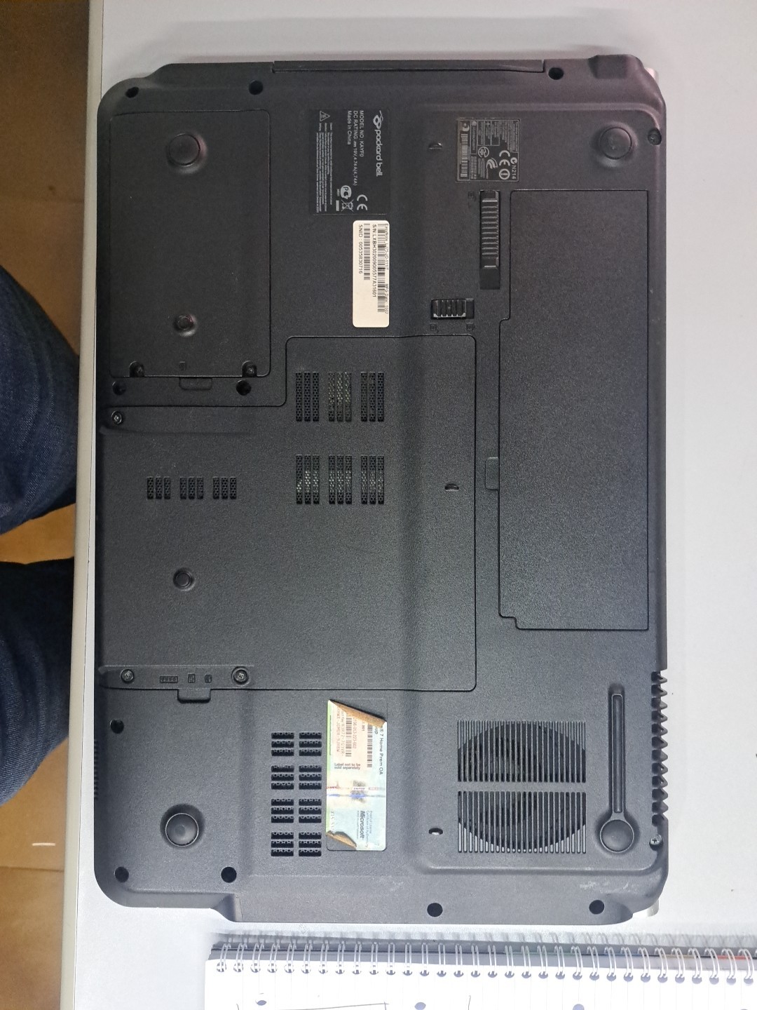 Packard Bell easynote KAYF0 Laptop For Parts Not Working