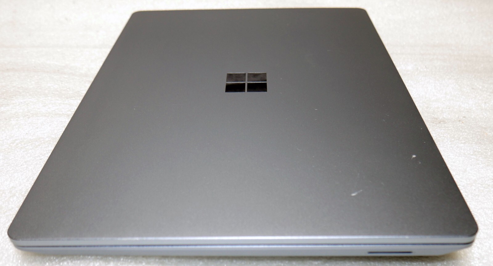 Microsoft Surface Laptop Go 12.3″ Core i5 1.20GHz 8GB RAM 128GB SSD Win 11 Home